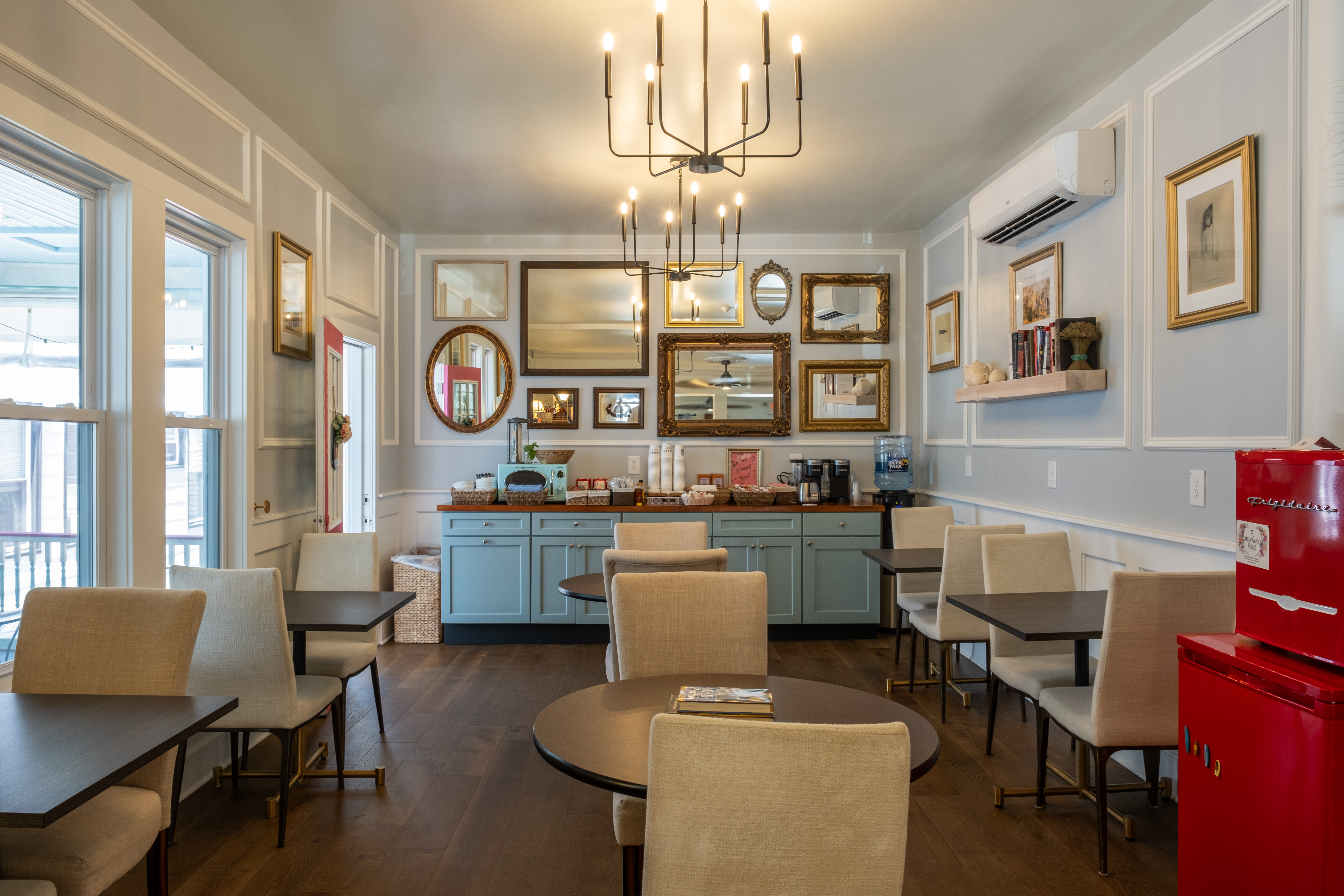 Scarborough Inn breakfast nook